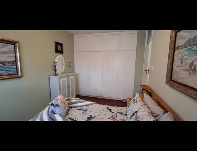 2 bed property to rent in STRAND